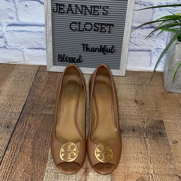 Tory burch sally
Leather Wedge Pump - Picture 2 of 15